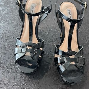 Steve Madden Size 10 Black platform sandal